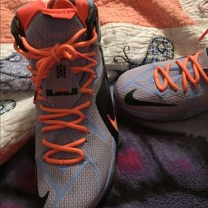 Lebrons men’s size 9.5